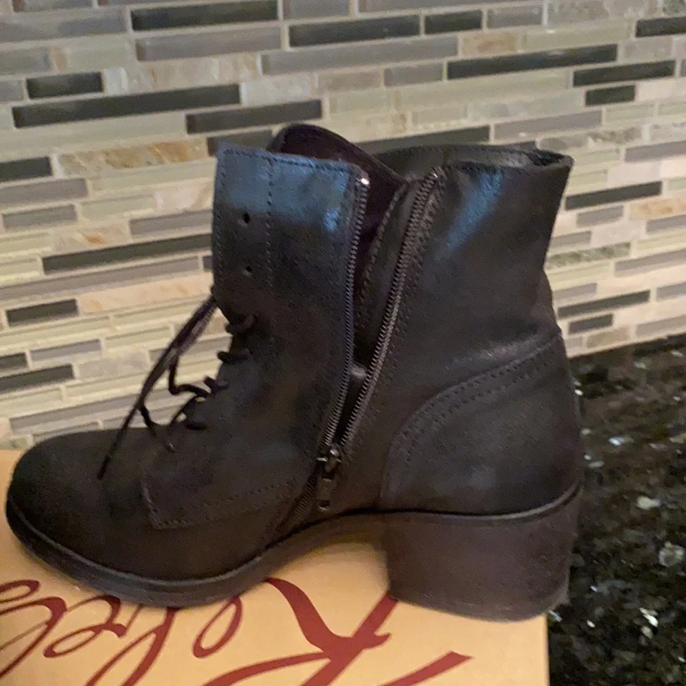 Booties - Picture 4 of 4